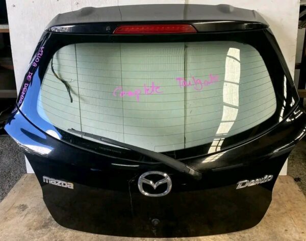 Mazda Demio boot