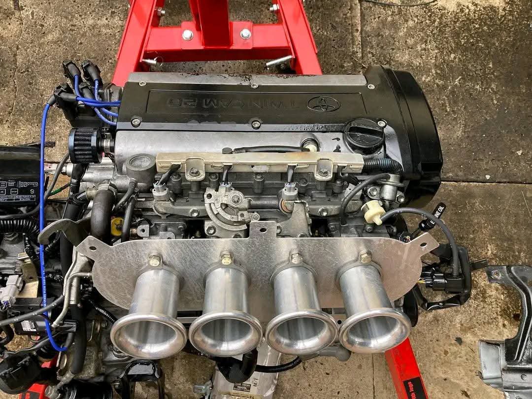 4age blacktop engine with throttles - Image 7