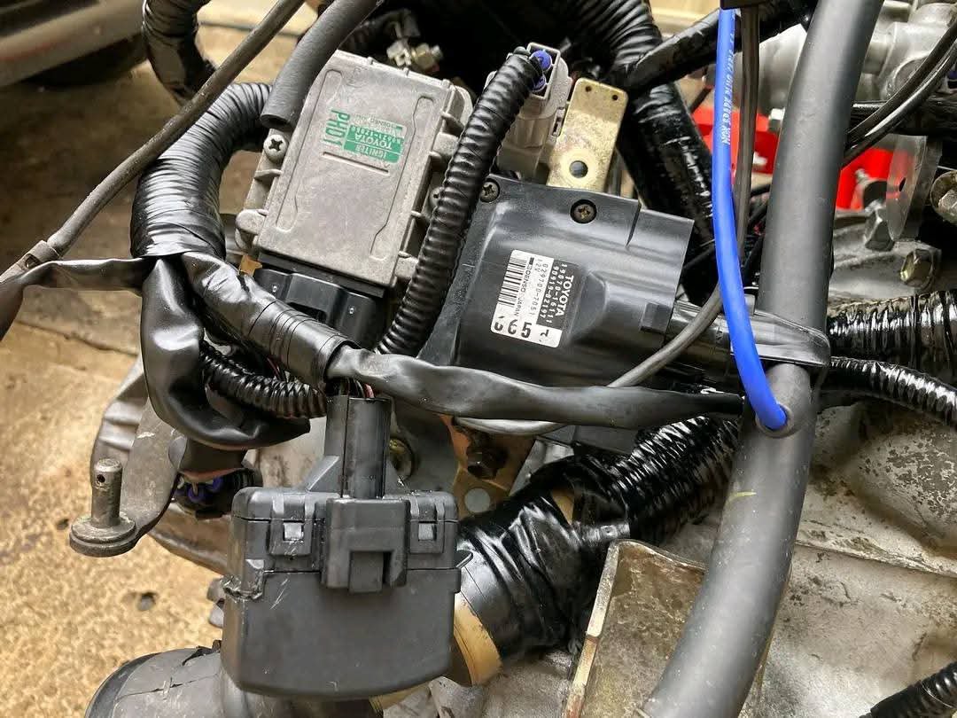 4age blacktop engine with throttles - Image 4