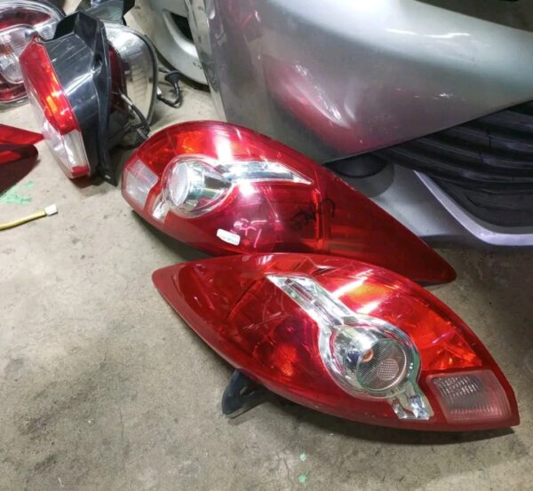 Tiida taillights