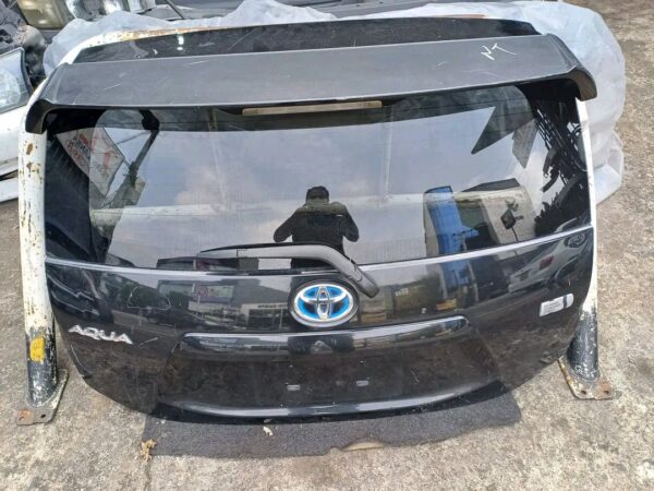 Toyota aqua boot