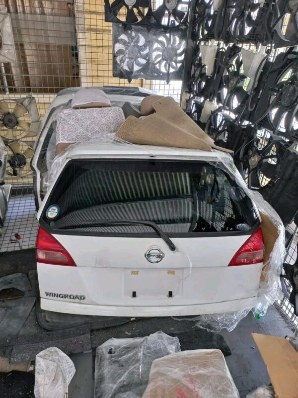 Nissan wingroad boot