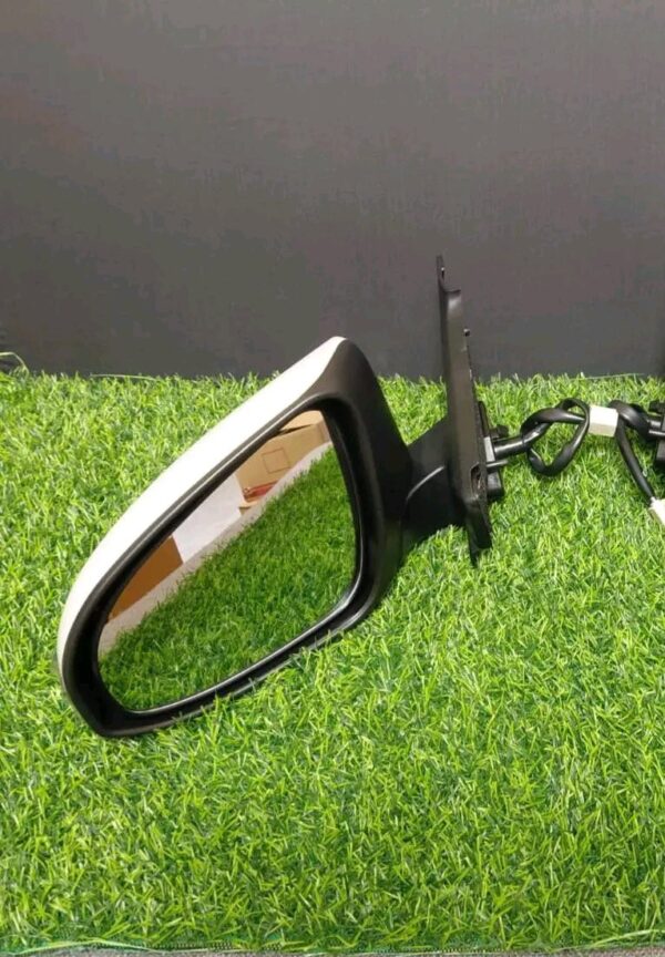 Vitz 2010 side mirror
